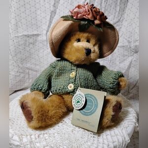 Boyd's Bears Bearwear Mrs. Trumbull